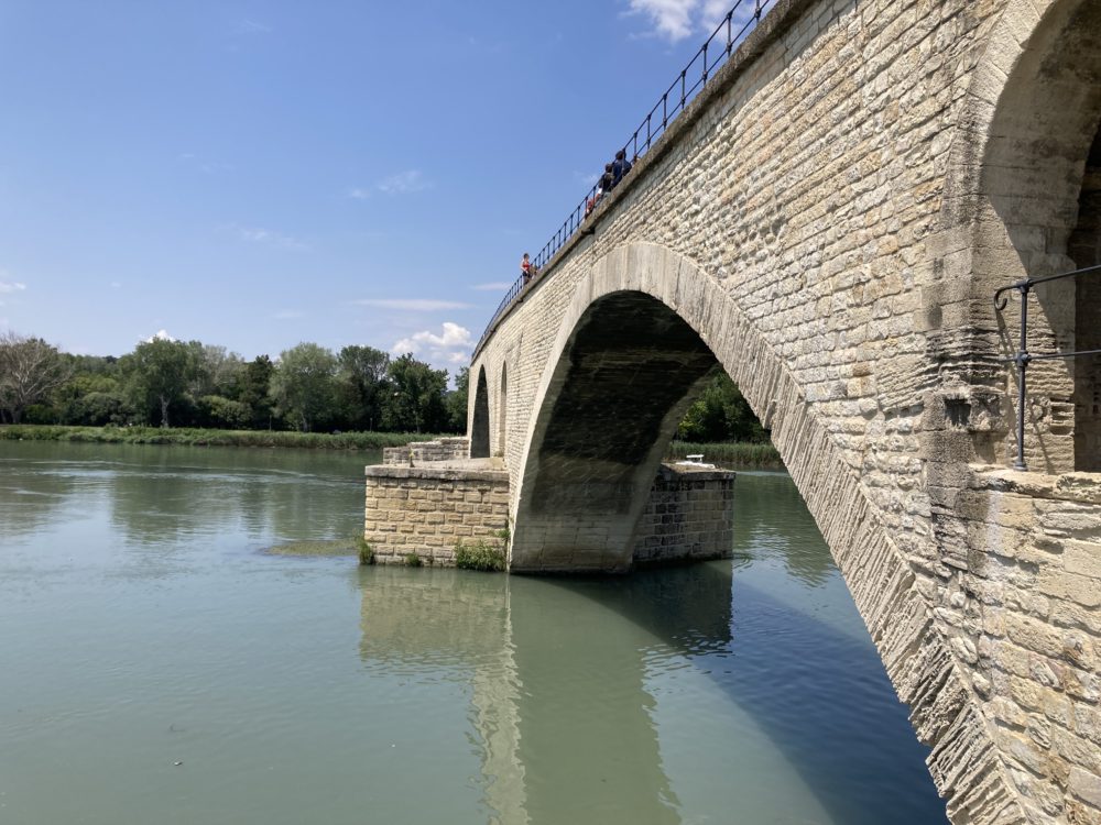 Sur le pont d’Avignon