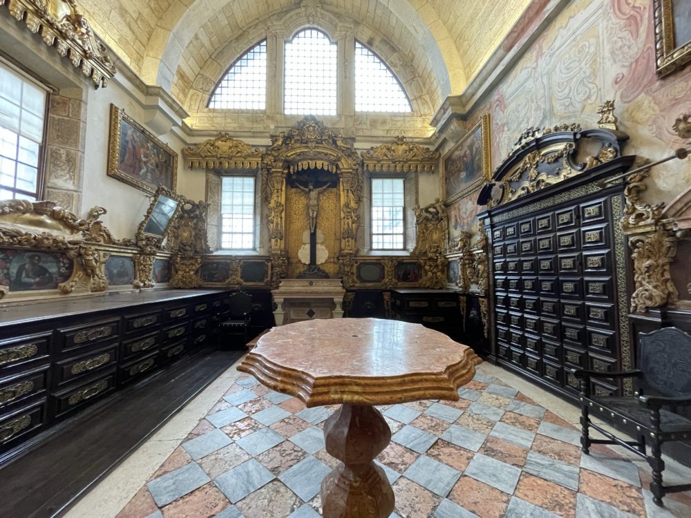 The Porto Cathedral: A Masterpiece of Romanesque, Gothic, and Baroque Architecture