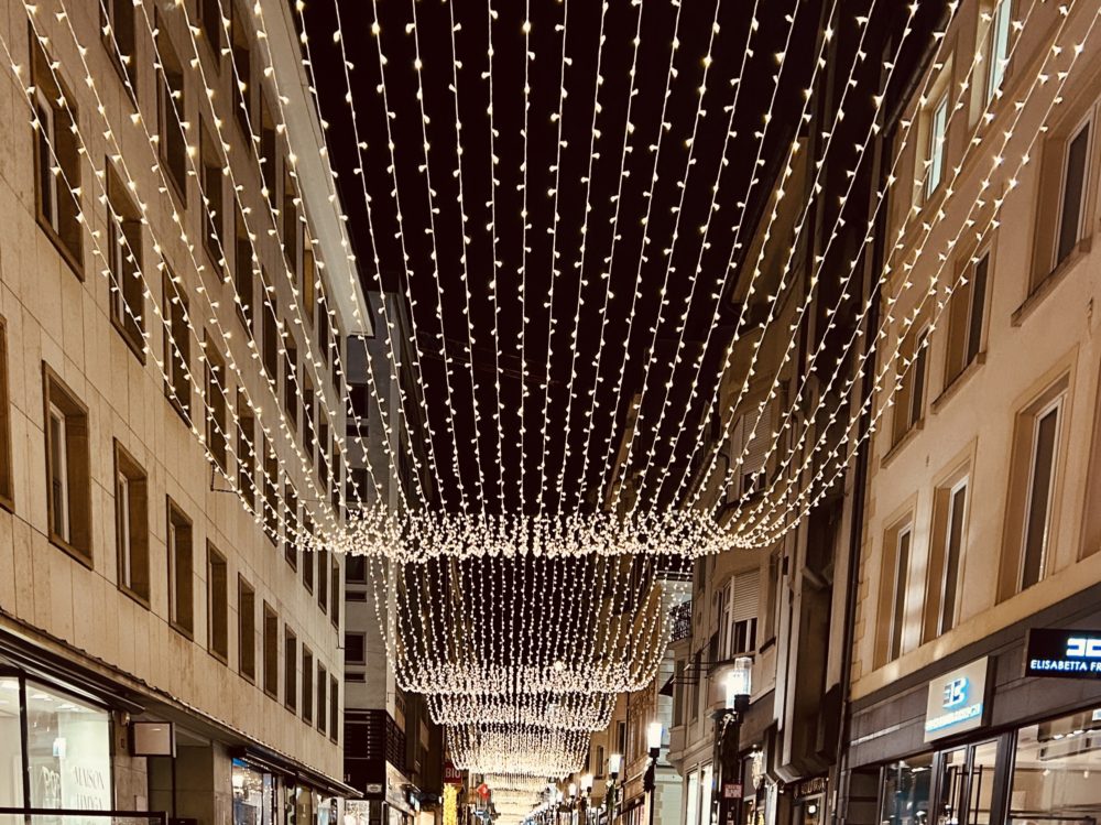 Walking Under a Golden Roof: The Magical Christmas Decoration in Rue Philippe II