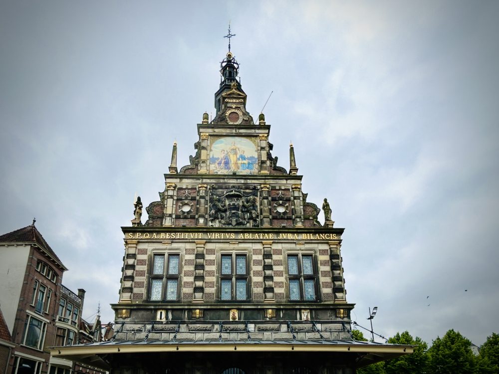 The Majestic Waagtoren: A Jewel in Alkmaar’s Architectural Crown