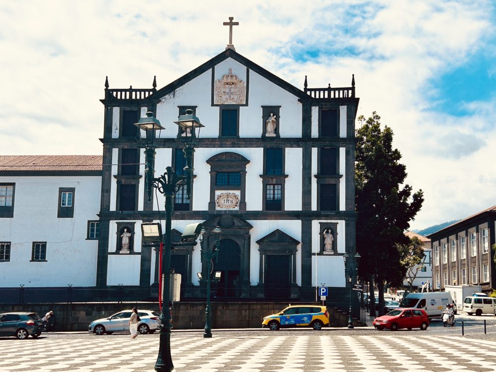 The Majestic Igreja do Colégio dos Jesuítas in Madeira: A Testament to Baroque Splendor