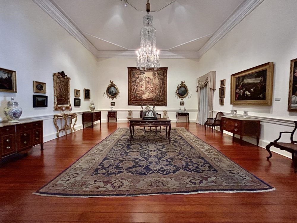 A Journey Through Time: The Decorative Arts Room at Quinta das Cruzes