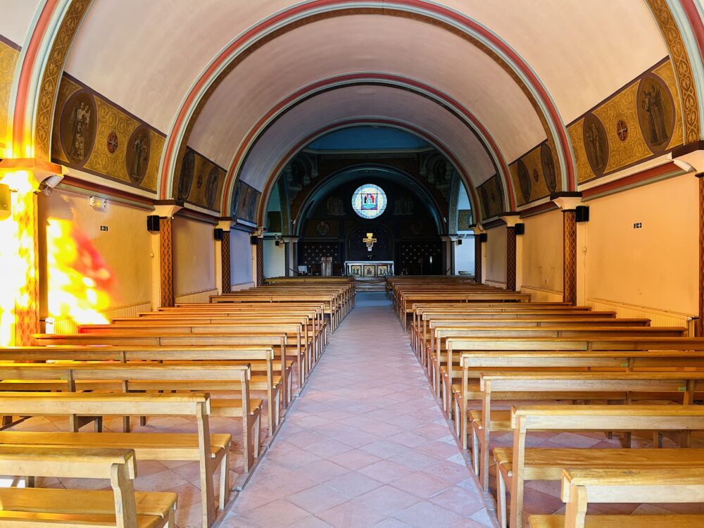 Serenity Within: The Interior of Église Notre Dame des Passes du Moulleau