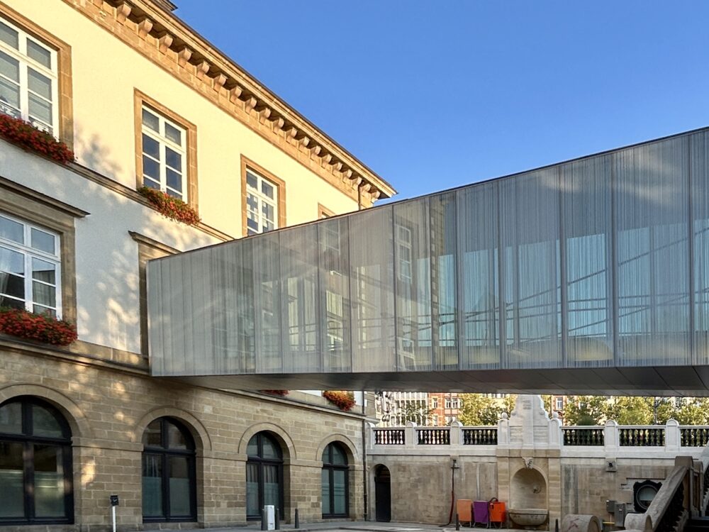 Bridging History and Modernity: The Glass Link of Luxembourg City Hall