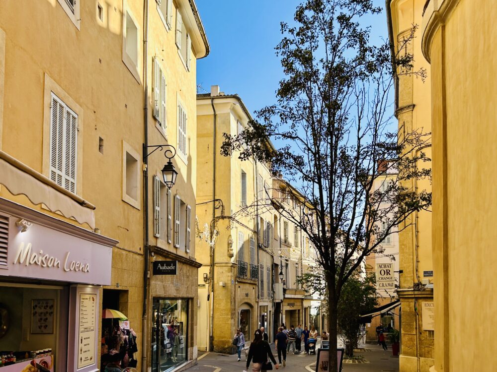 Exploring the Enchanting Streets of the Pedestrian Zone in Aix-en-Provence