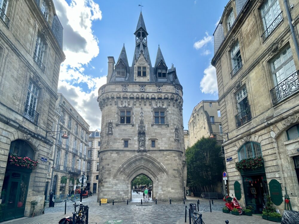 Discovering Porte Cailhau: Bordeaux’s Medieval Marvel