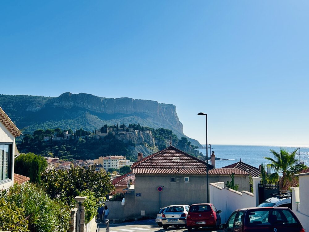 Cassis: A Coastal Gem with Breathtaking Vistas and Seasonal Congestion