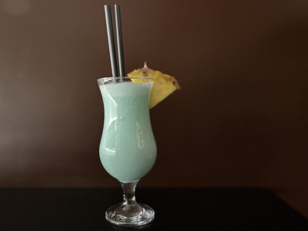 Swimming Pool Cocktail: A Sweet and Striking Summer Indulgence  