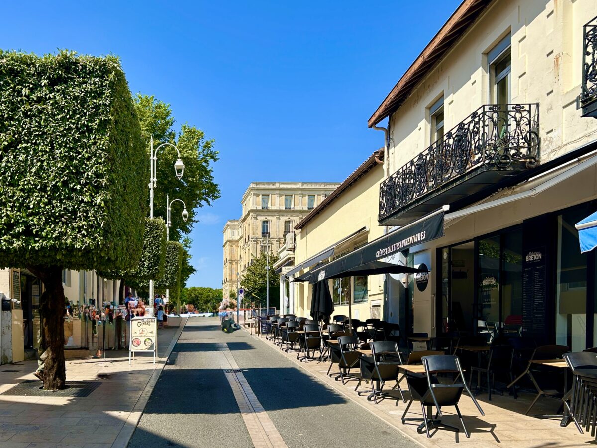 Arcachon’s Timeless Stroll: A Journey Through Belle Époque Elegance  