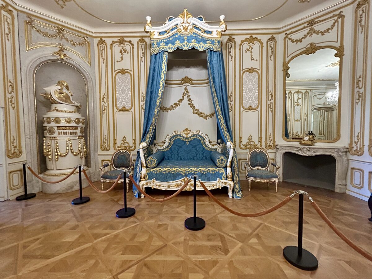 The Royal Nap Spot: Fertőd’s Fancy Bedroom