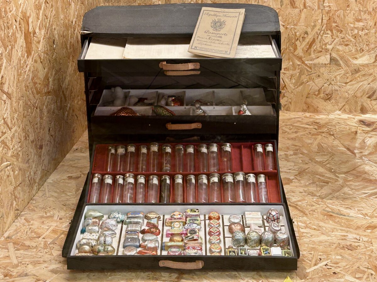 Chocolate Without Calories: The Sweetest Deception in a Suitcase