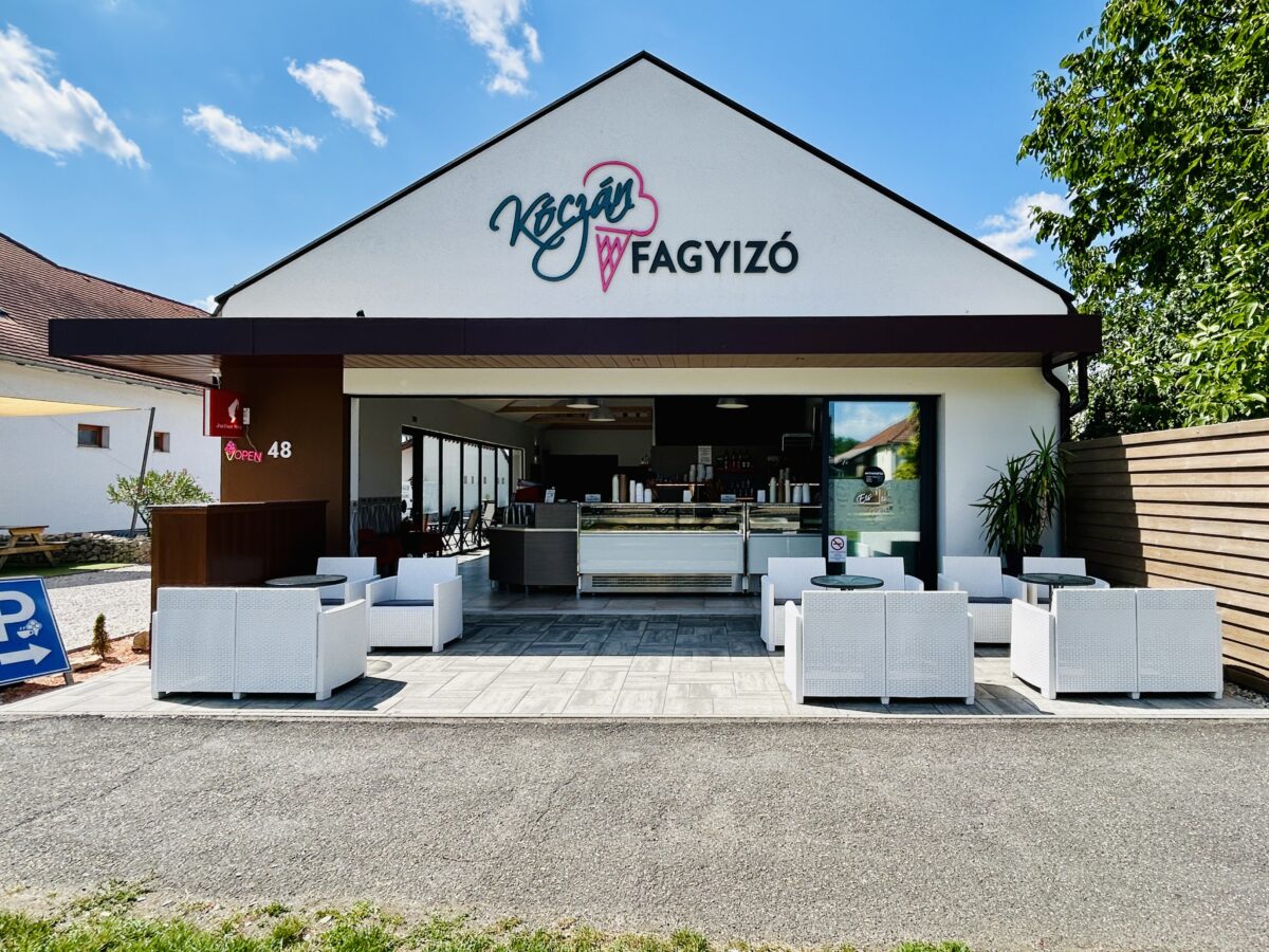 The Scoop That Stops Traffic