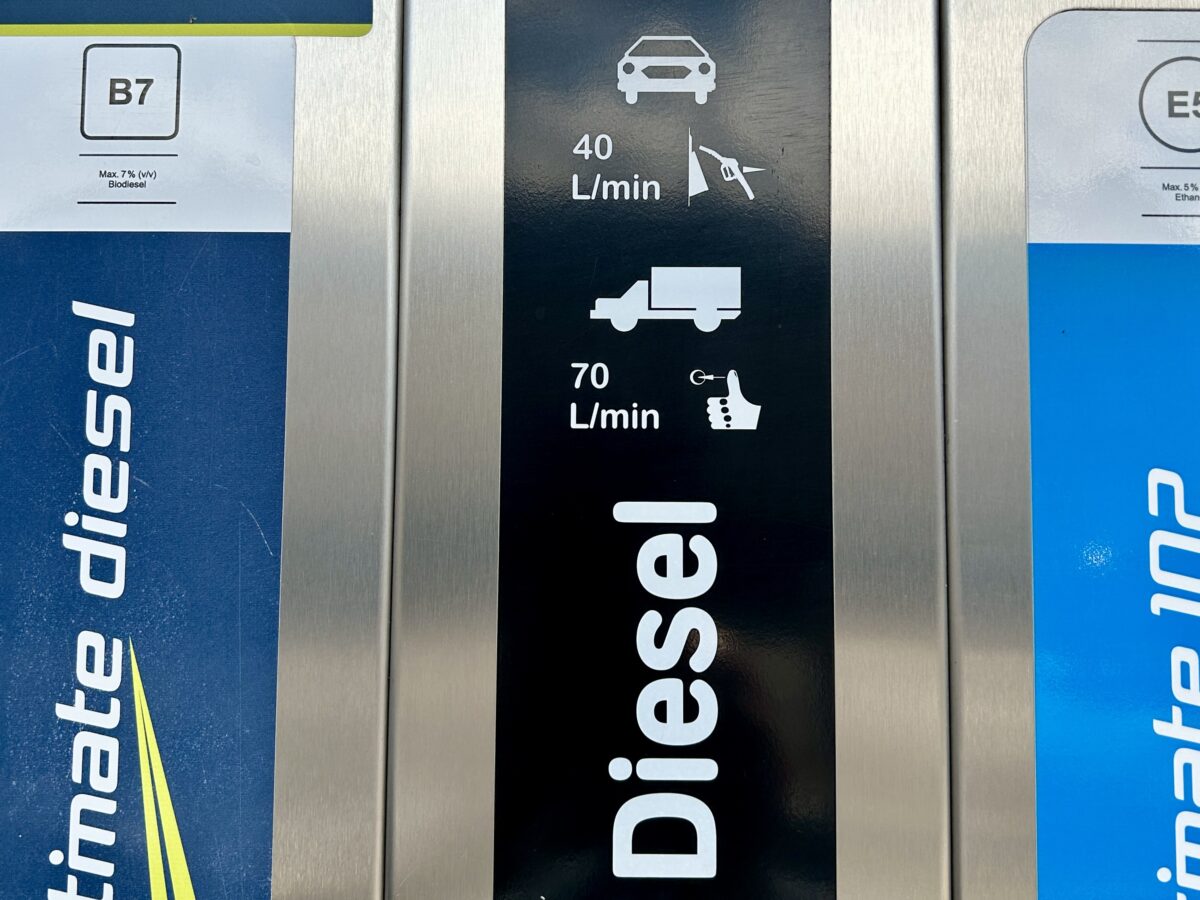Petrol vs Plug: Is Fast Refuelling Just a Myth?
