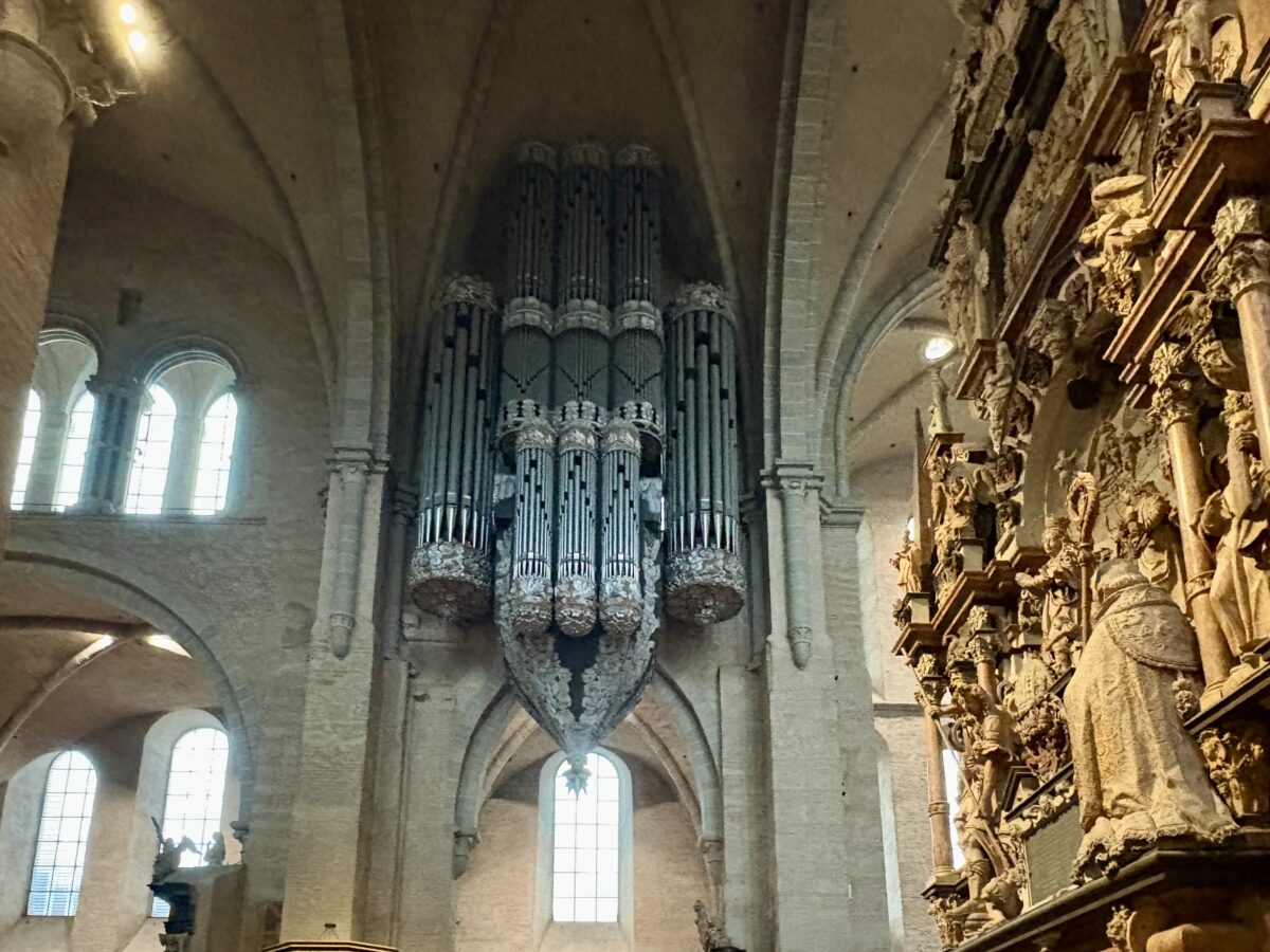 The Gravity-Defying Organ in Trierer Dom