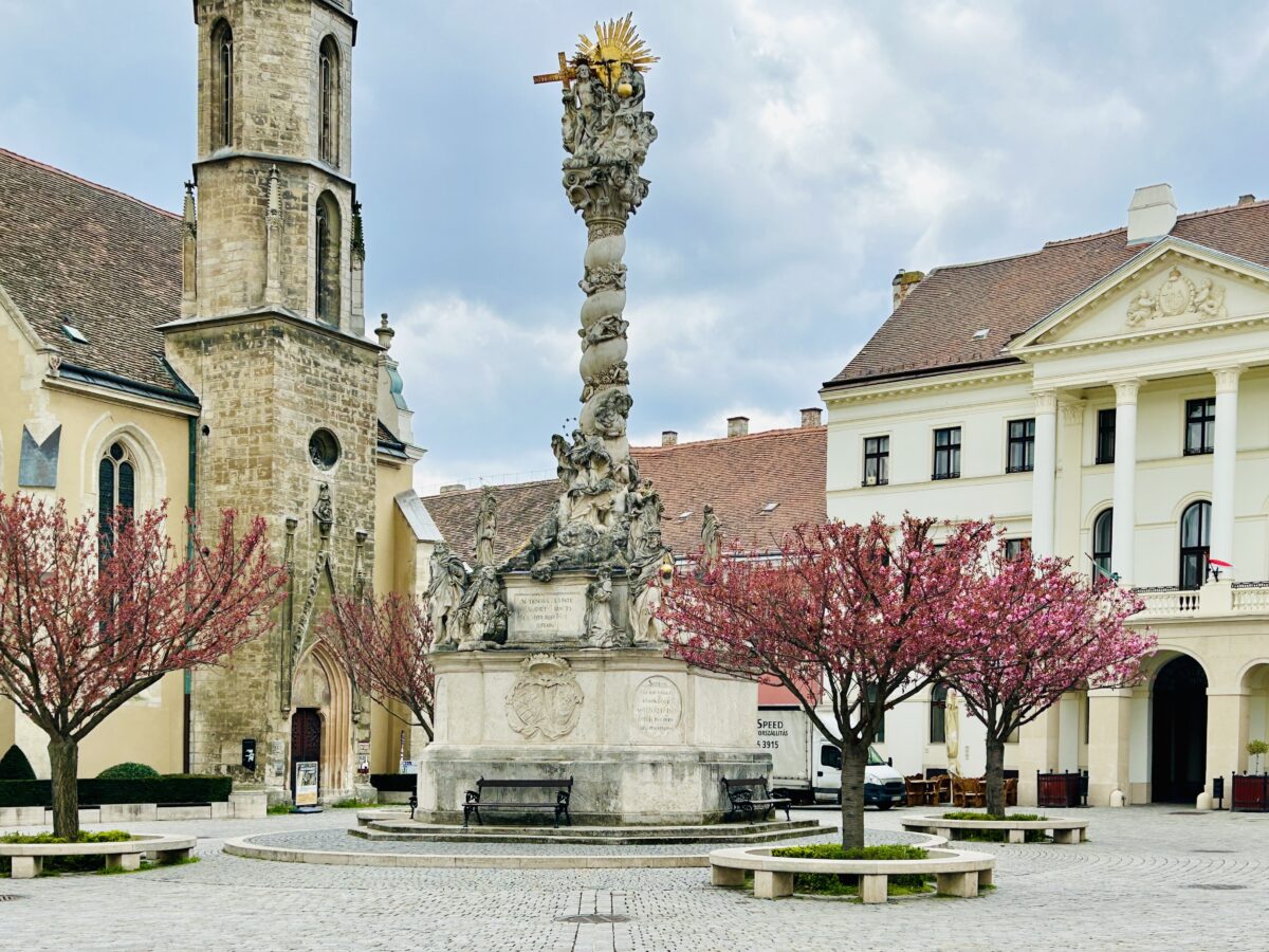The column that survived the plague and the centuries