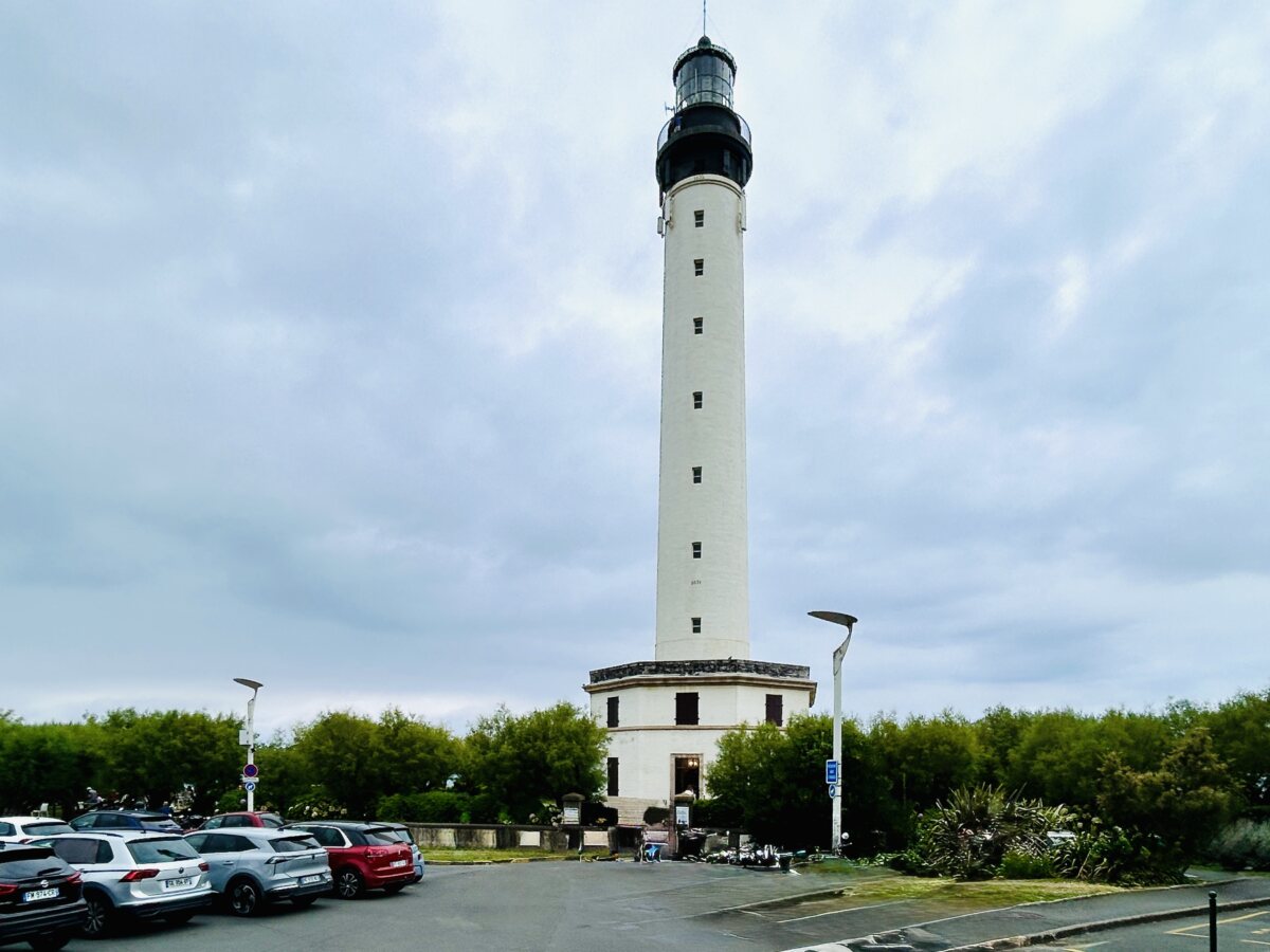Light of Biarritz: a tower that still guides the ocean
