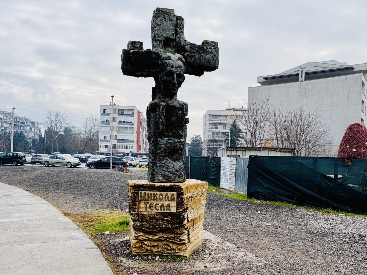 Nikola Tesla and the mysterious statue of Podgorica
