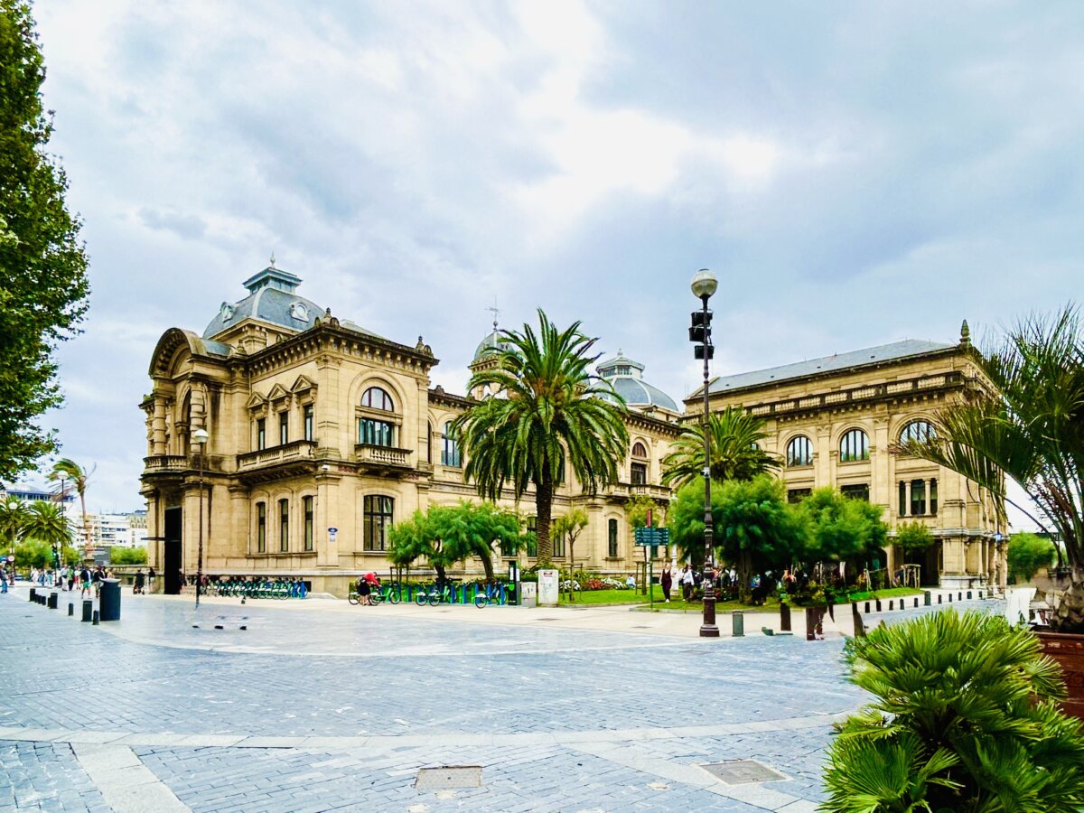 San Sebastián and the city that answers to two names