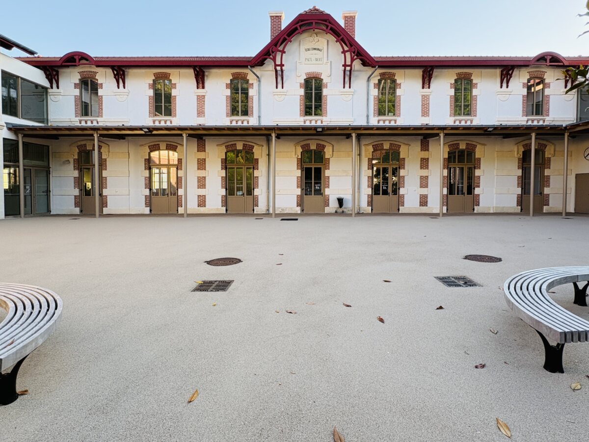 Paul Bert: A very glamorous school for a very rich little town