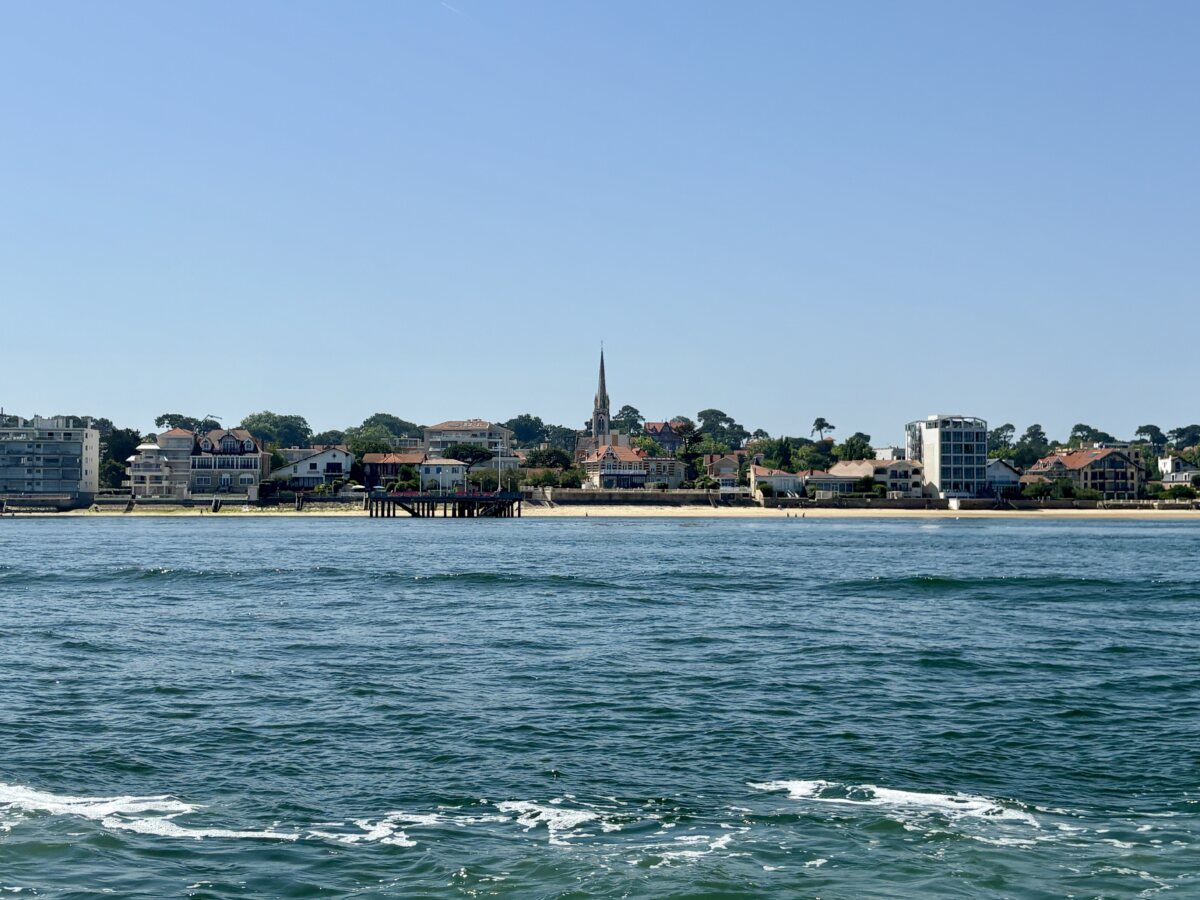 Arcachon beachfront architecture: Belle Époque charm meets concrete reality