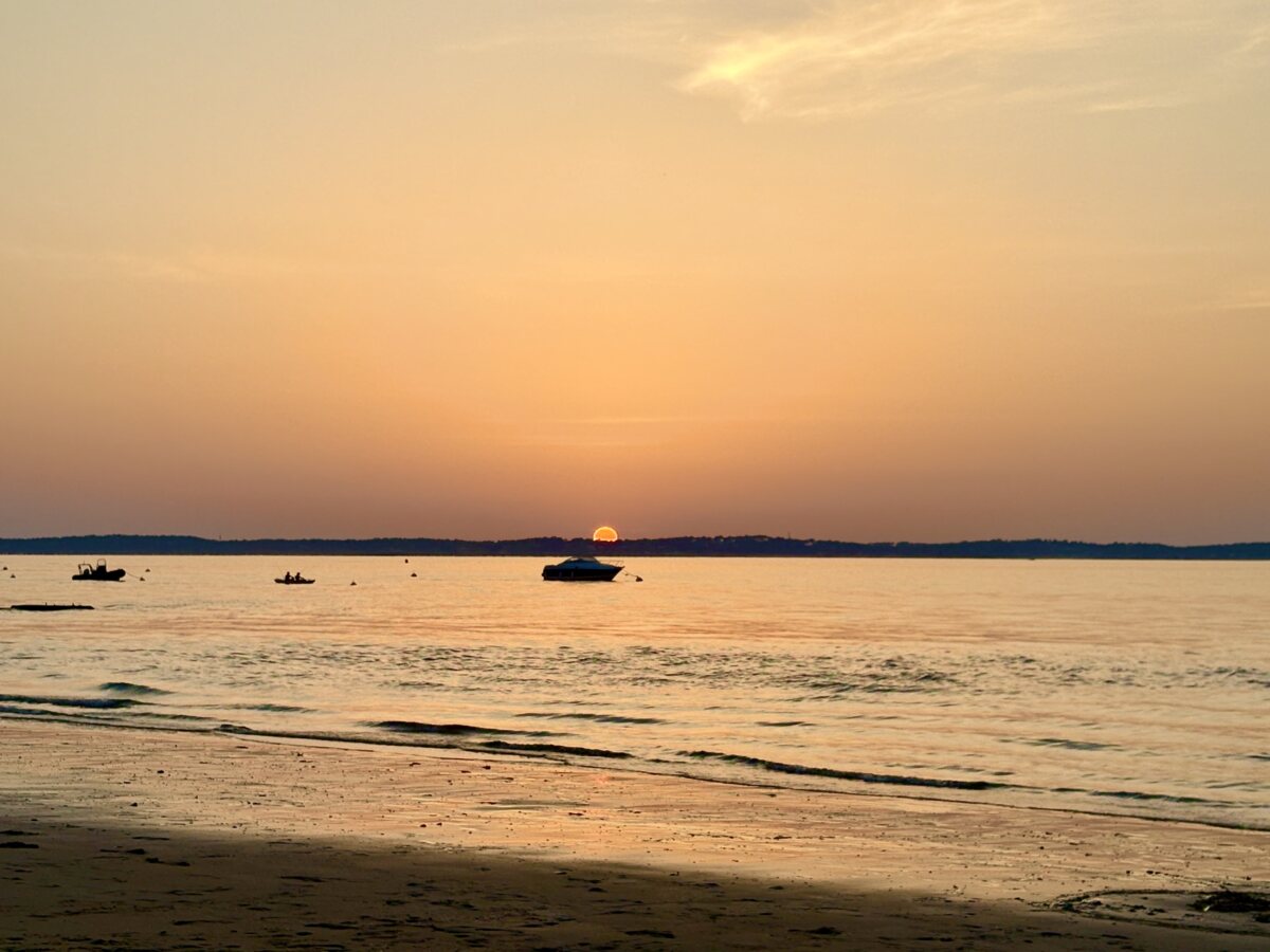Arcachon sunsets: a red sky and a slice of peace on the French coast