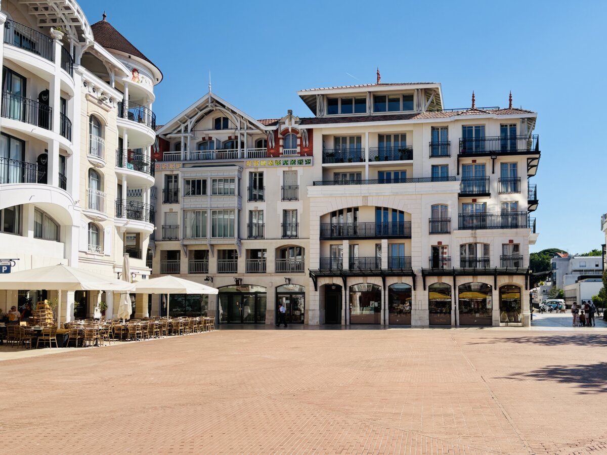 Arcachon Place des Marquises: A seventy million euro illusion