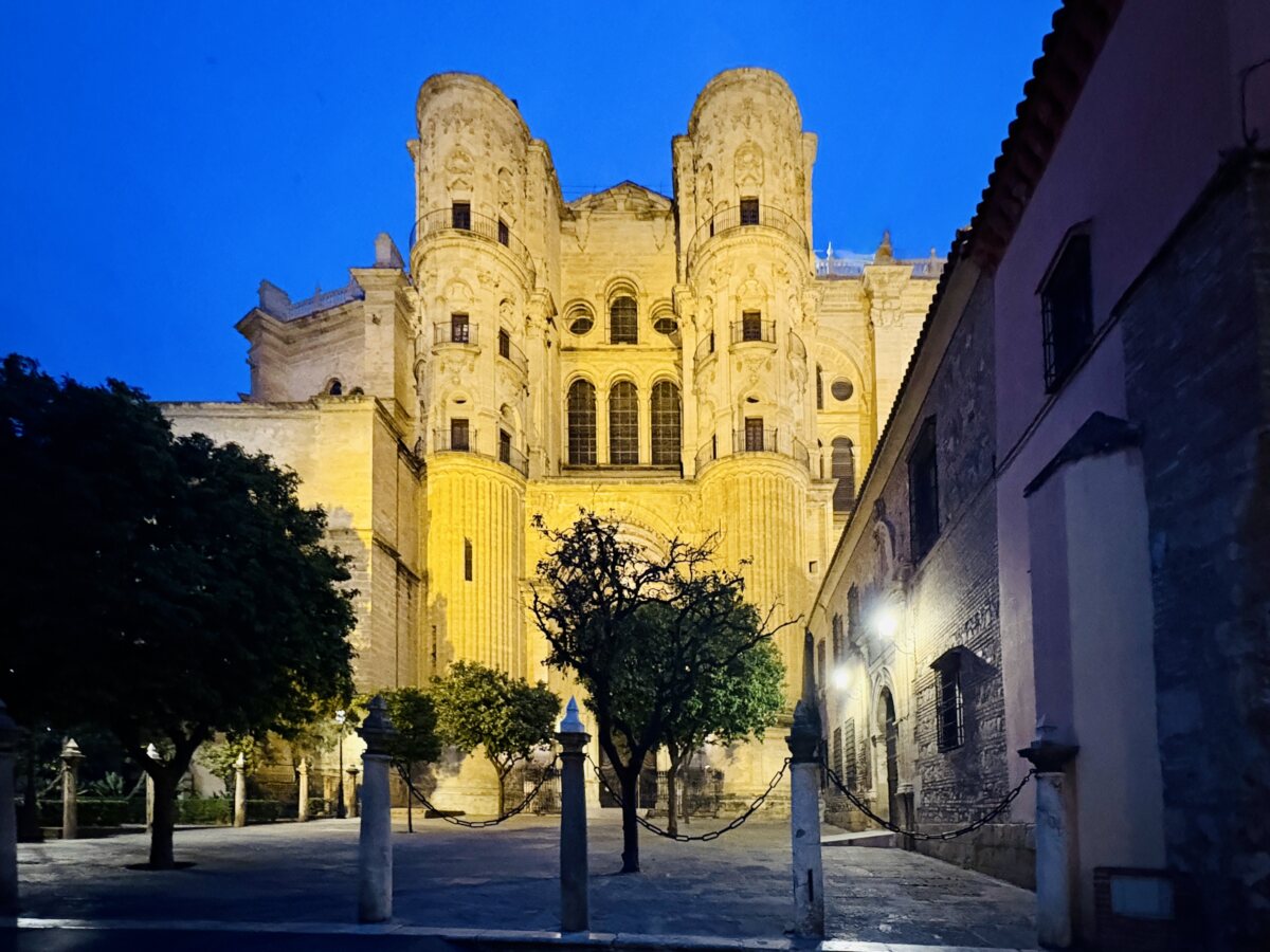The giant mismatch of Málaga Cathedral